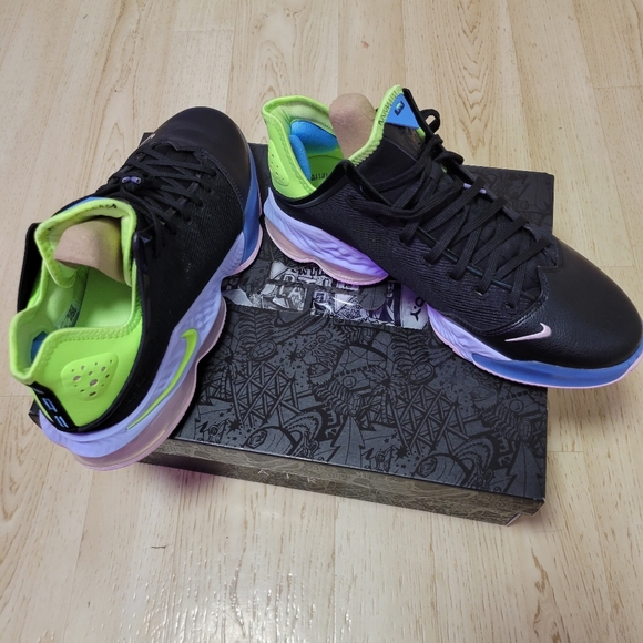 Nike Lebron 19 low size 11 black, purple pulse, pink foam, ghost green - Picture 3 of 16